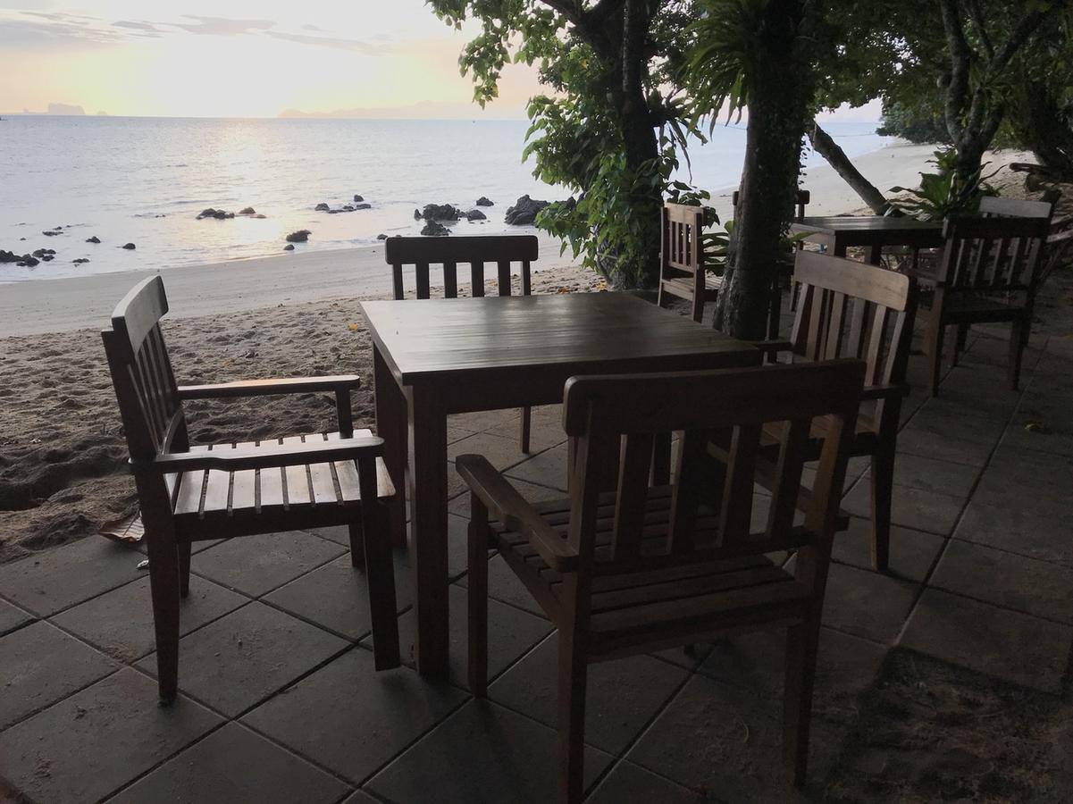 Hotel Paradise Beachfront Bungalows Ko Kradan Exterior foto